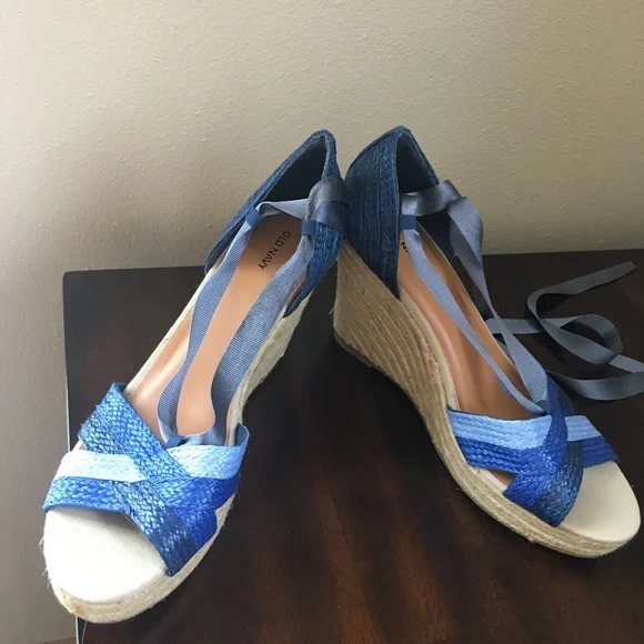 NWOT OLD NAVY Lace Up Espadrille Wedge Peep Toe Blue Sandals - Size 10 - Picture 2 of 15